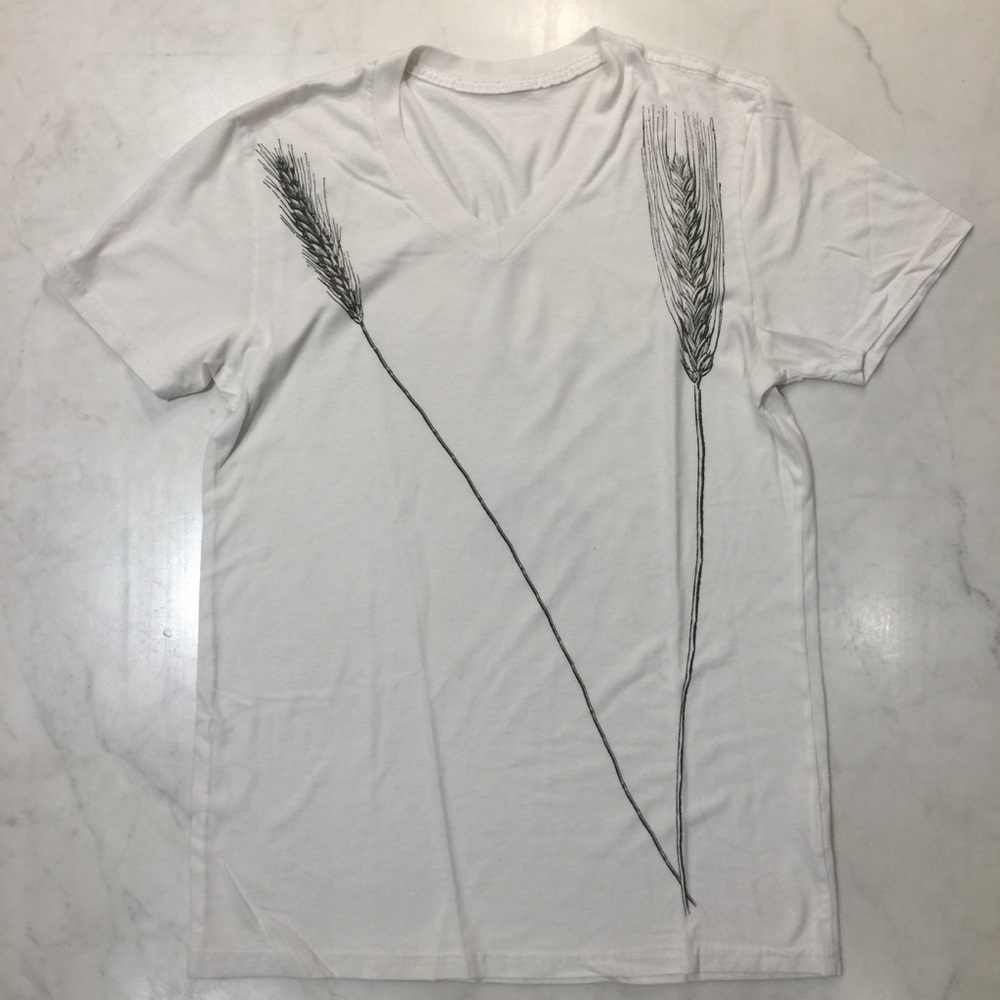 URBAN OUTFITTERS V-NECK TEE